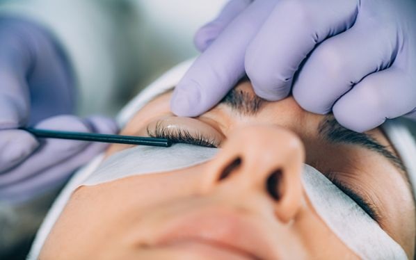 Thinking About Getting a Lash Lift? Read This First